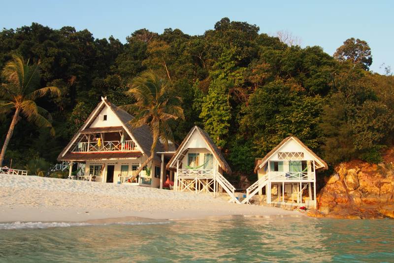 Un week-end à Rawa : bungalows de l'hôtel Alang's Rawa