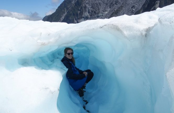 Cachée dans une crevasse sur le glacier Fox